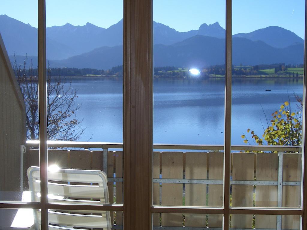 Gaestehaus Guggomos "Hopfen Am See" Fussen Room photo