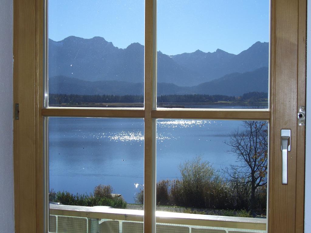 Gaestehaus Guggomos "Hopfen Am See" Fussen Room photo
